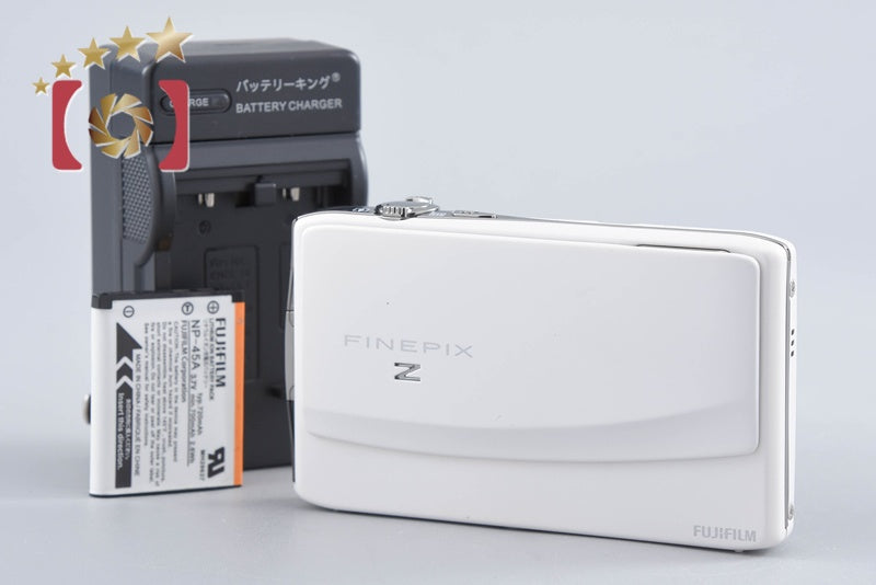 Fujifilm FinePix Z900EXR White 16.0 MP Digital Camera
