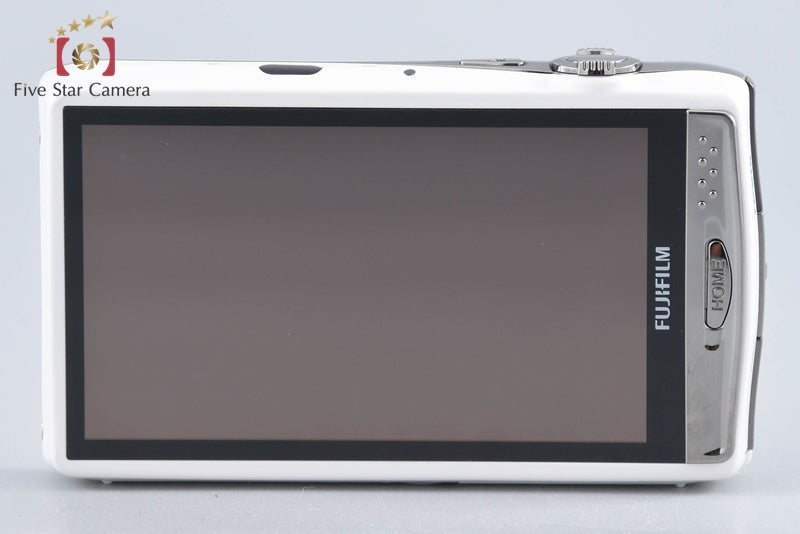 Fujifilm FinePix Z900EXR White 16.0 MP Digital Camera