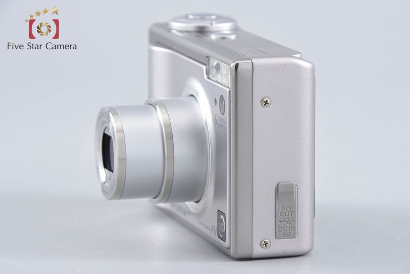 Fujifilm FINEPIX F770EXR White 16.0 MP Digital Camera