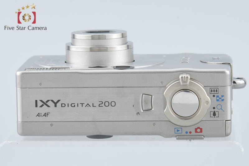 Canon IXY Digital 200 2.0 MP Digital Camera [Japanese Language Only]