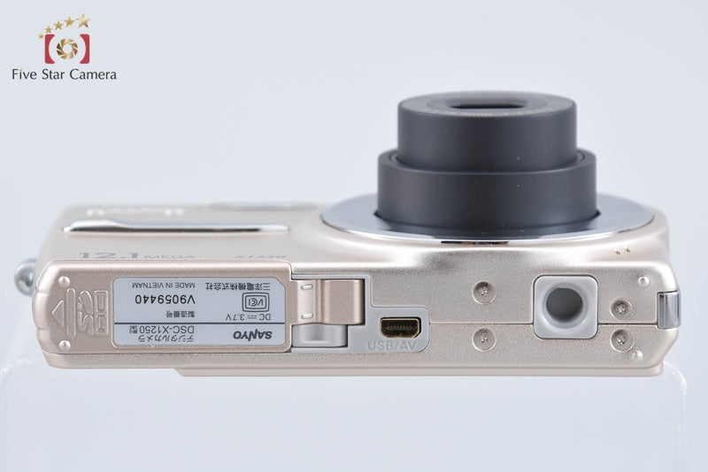 SANYO DSC-X1250 Champagne Gold 12.1 MP Digital Camera [Japanese Language Only]
