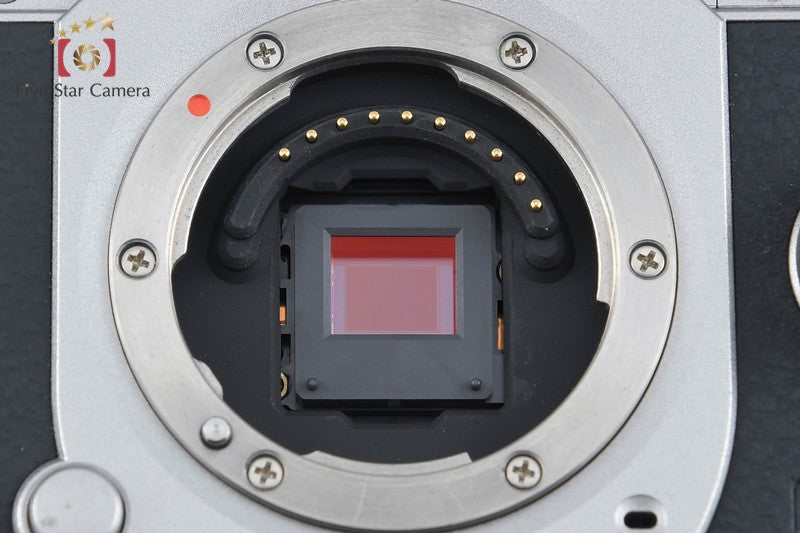 "Shutter count 1,550" PENTAX Q10 Silver 12.4 MP Digital Camera 5-15 Lens
