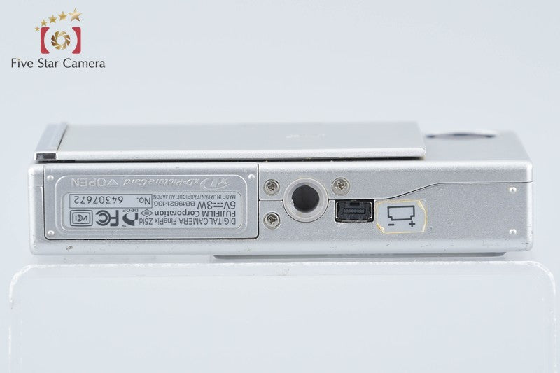 FUJIFILM FinePix Z5fd Silver 6.3 MP Digital Camera