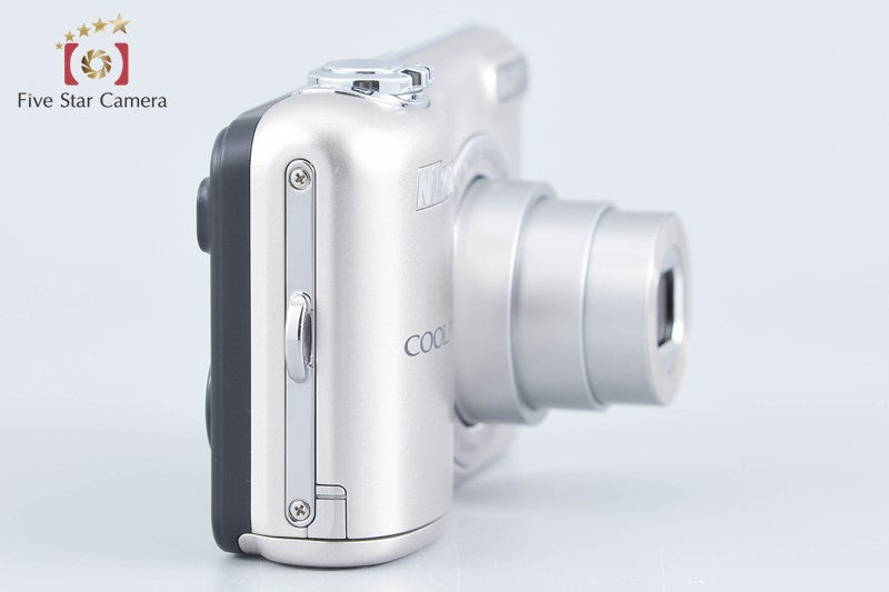 Nikon COOLPIX L32 Silver 20.1 MP Digital Camera from Japan