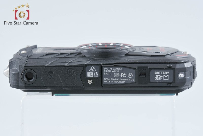Ricoh Pentax WG-30 Black 16.0 MP Waterproof Action Camera from Japan