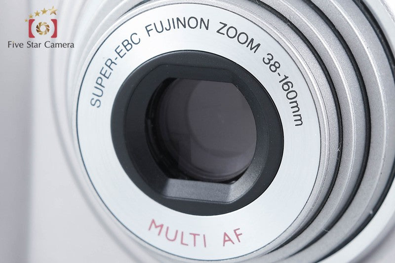 FUJIFILM Silvi 1600 35mm Point & Shoot Film Camera from Japan