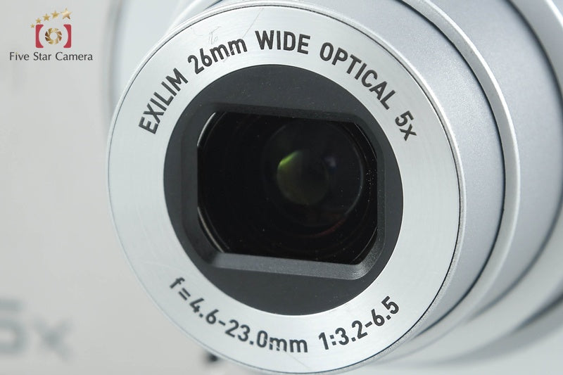 Casio EXILIM EX-Z680 Silver 14.1 MP Digital Camera from Japan