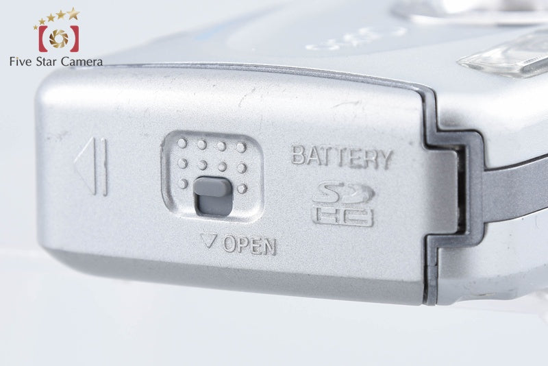 Pentax Optio W30 Silver 7.1 MP Waterproof Digital Camera from Japan