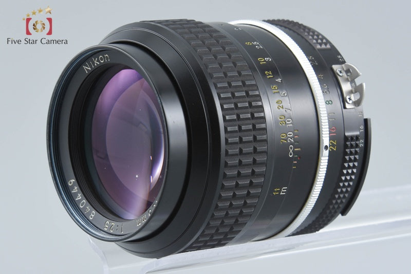 Nikon Ai NIKKOR 105mm f/2.5 from Japan