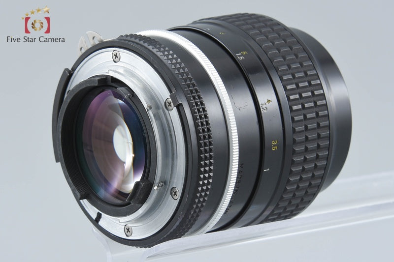 Nikon Ai NIKKOR 105mm f/2.5 from Japan