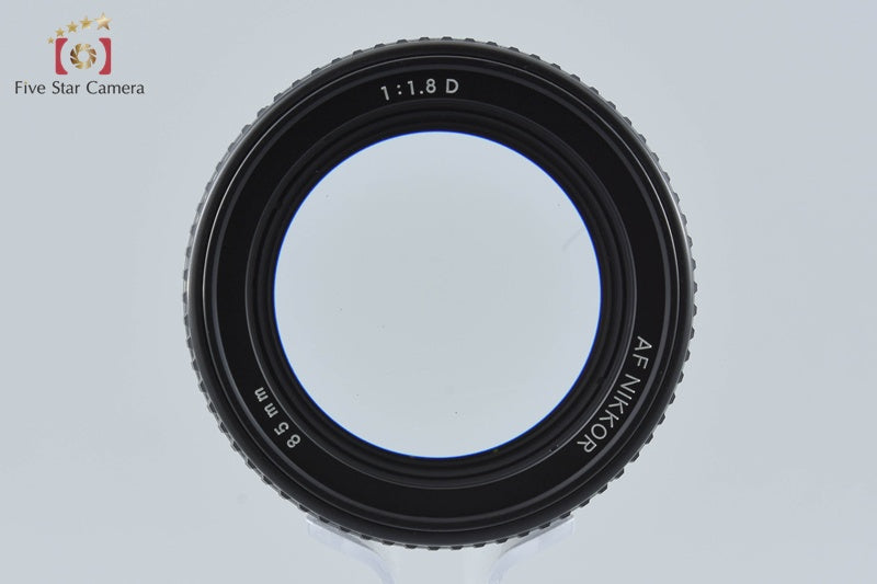 Nikon AF NIKKOR 85mm f/1.8 D from Japan