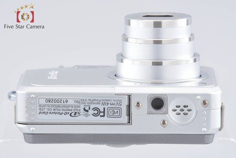 Fujifilm FinePix V10 Silver 5.1 MP Digital Camera from Japan
