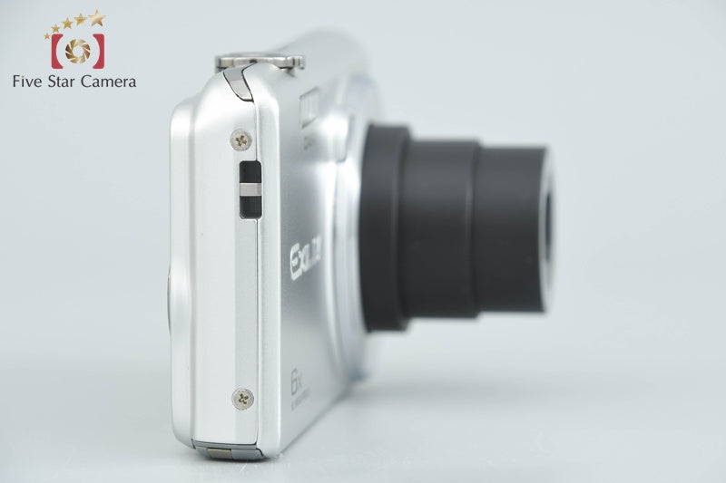 CASIO EXILIM EX-Z900 Silver 16.1 MP Digital Camera from Japan