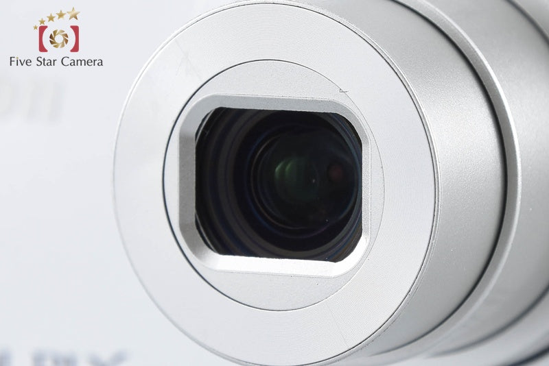 Nikon COOLPIX S3300 Crystal Silver 16.0 MP Digital Camera from Japan
