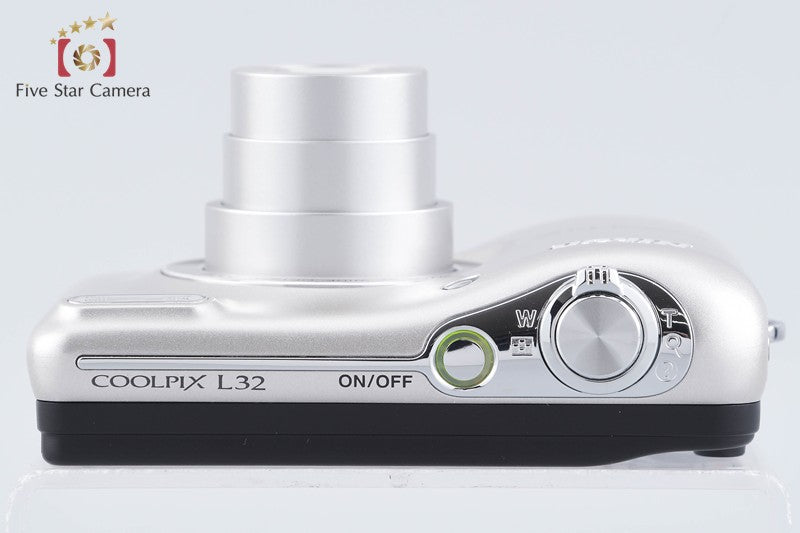 Nikon COOLPIX L32 Silver 20.1 MP Digital Camera from Japan