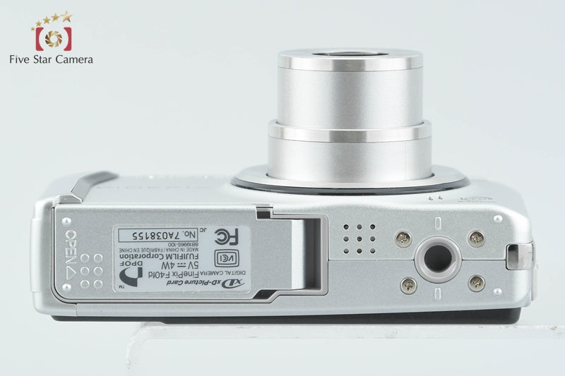 Fujifilm FinePix F40fd Silver 8.3 MP Digital Camera from Japan