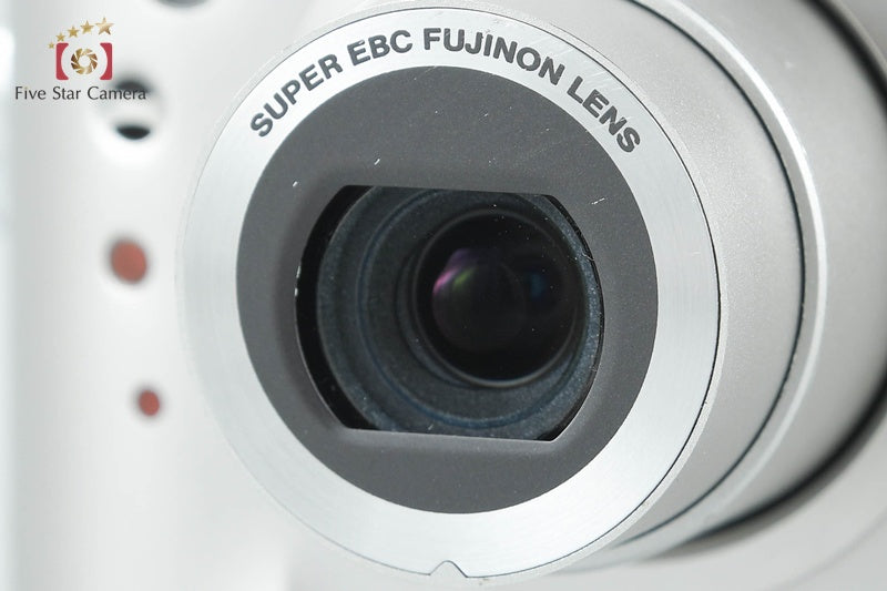 Fujifilm FinePix F601 3.1 MP Digital Camera [Japanese Language Only] from Japan