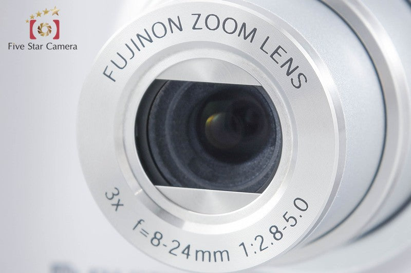 Fujifilm FinePix F11 6.3 MP Digital Camera from Japan