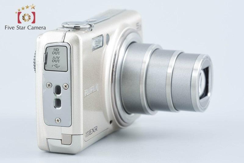 Fujifilm FinePix F200EXR Silver 12.0 MP Digital Camera from Japan