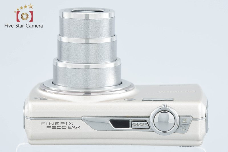 Fujifilm FinePix F200EXR Silver 12.0 MP Digital Camera from Japan
