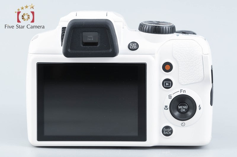 Fujifilm FinePix S8200 White 16.2 MP Digital Camera from Japan