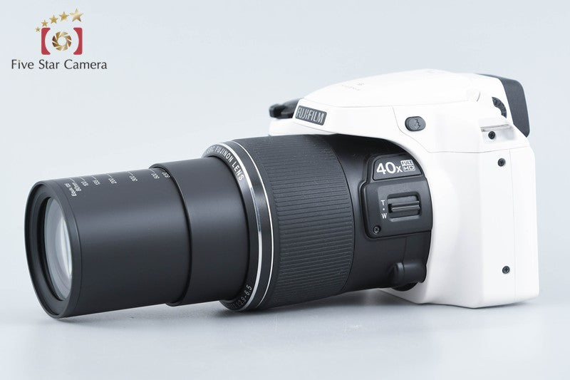 Fujifilm FinePix S8200 White 16.2 MP Digital Camera from Japan