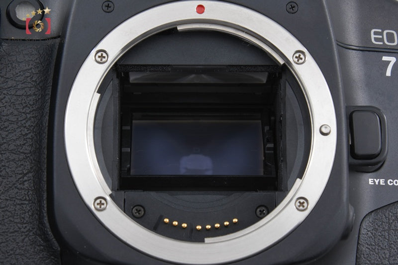 Canon EOS 7 35mm SLR Film Camera Body