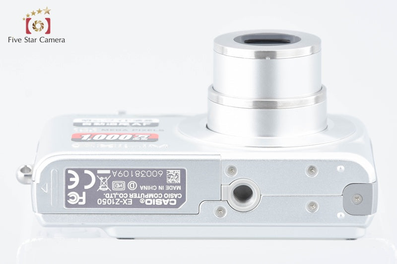 Casio EXILIM ZOOM EX-Z1050 Silver 10.1 MP Digital Camera w/ Box