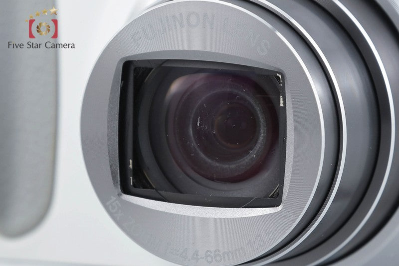 Fujifilm FINEPIX F600EXR White 16.0 MP Digital Camera