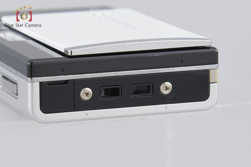 Fujifilm FINEPIX Z100fd White And Black 8.0 MP Digital Camera [Very Good]