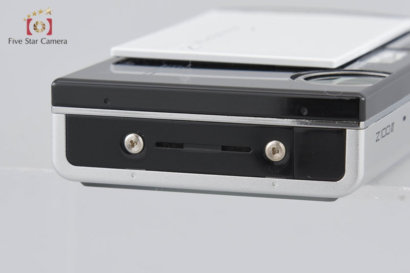 Fujifilm FINEPIX Z100fd White And Black 8.0 MP Digital Camera [Very Good]