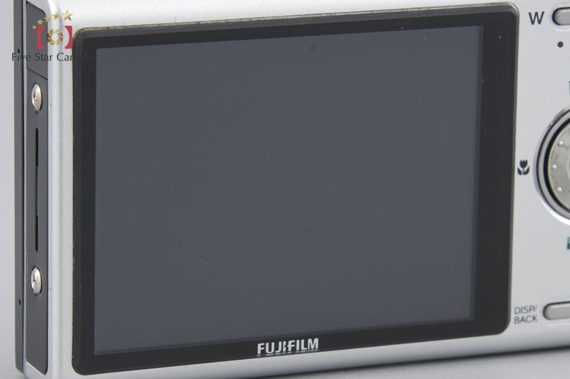 Fujifilm FINEPIX Z100fd White And Black 8.0 MP Digital Camera [Very Good]