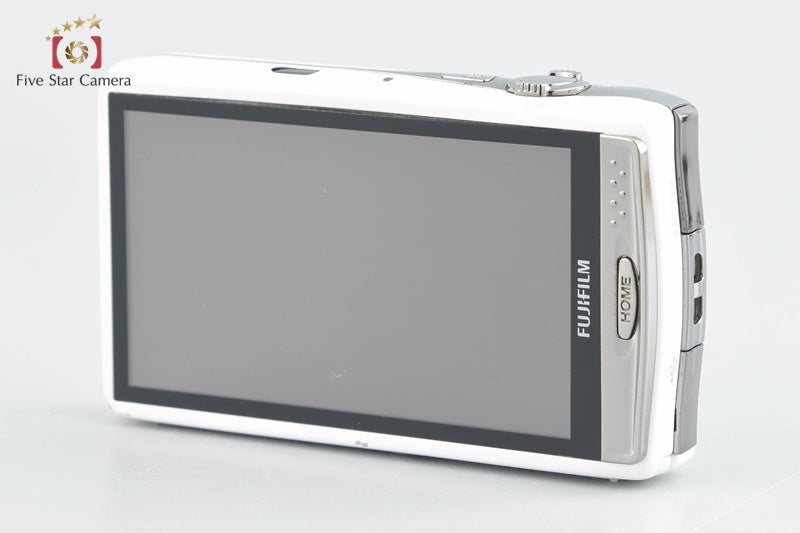 Fujifilm FinePix Z950EXR White 16.0 MP Digital Camera