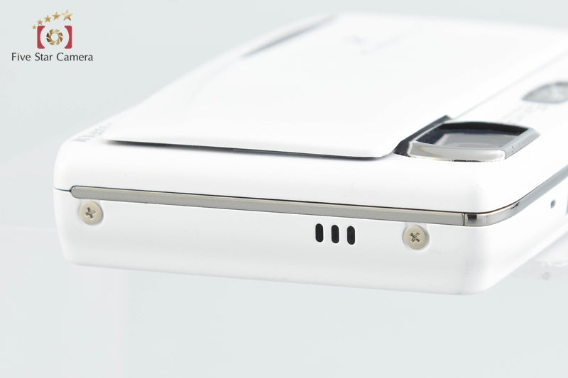 Fujifilm FinePix Z950EXR White 16.0 MP Digital Camera