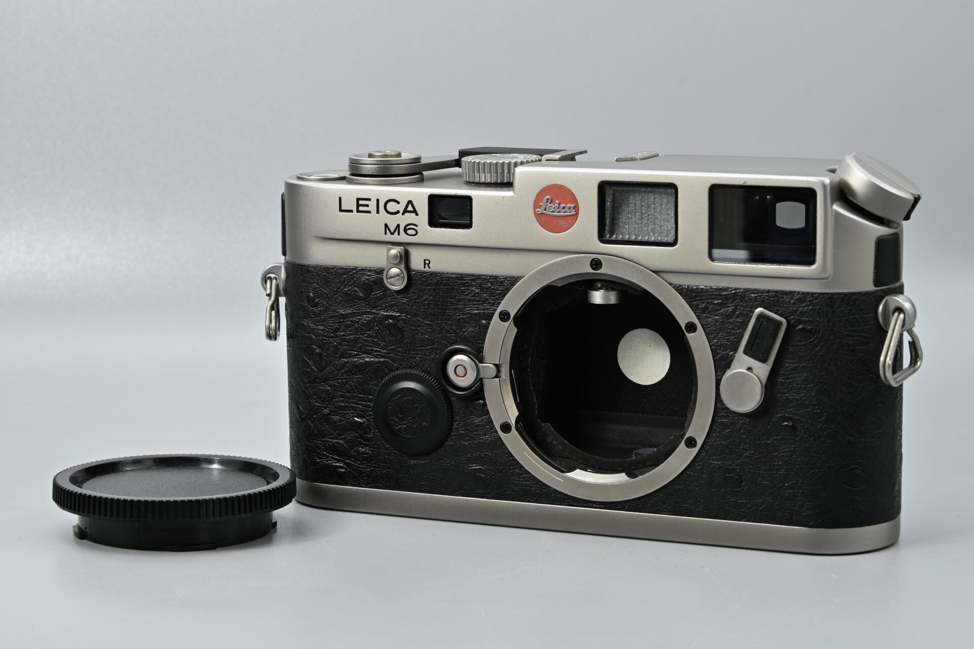 Leica M6 Titanium 35mm Rangefinder Film Camera Body