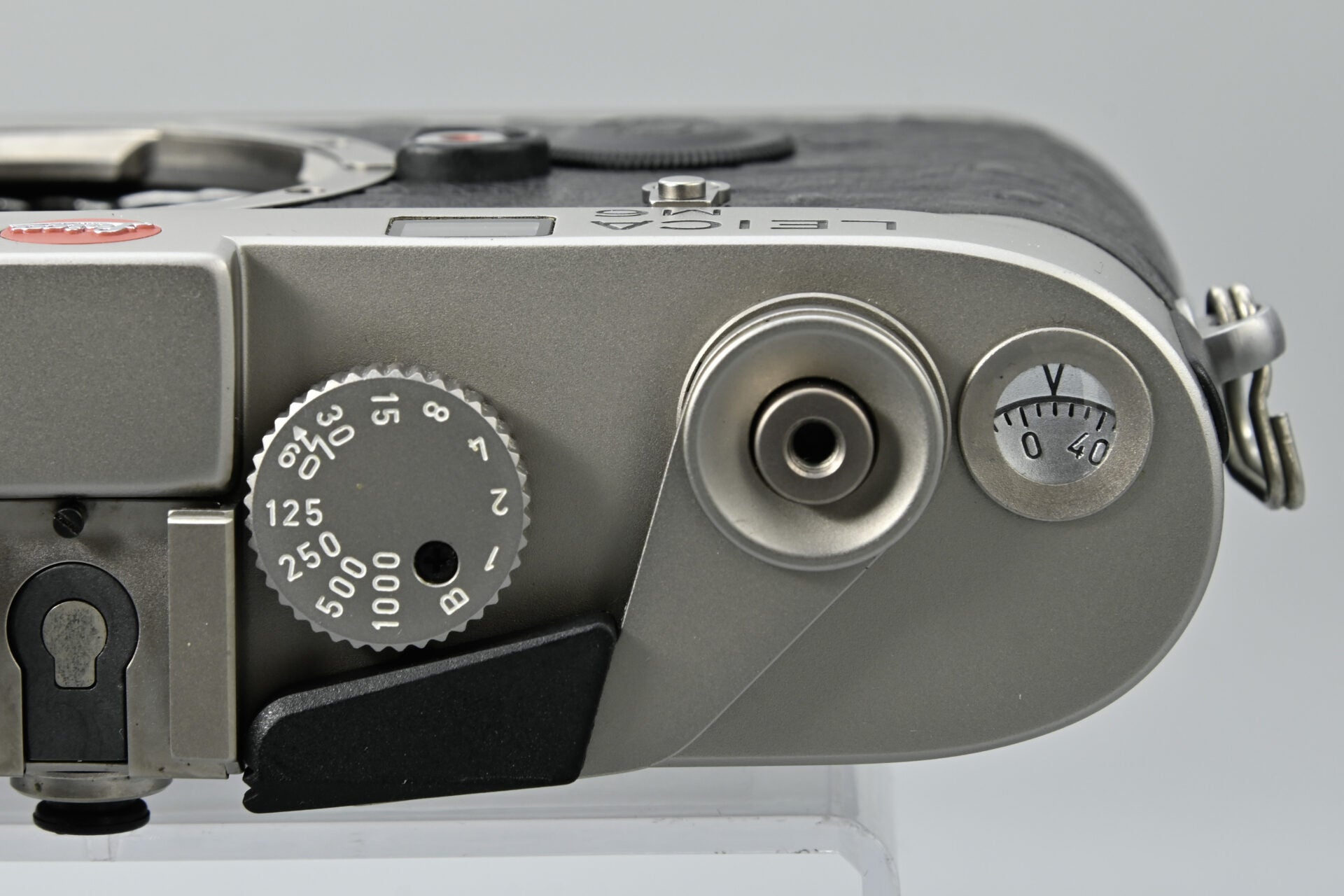 Leica M6 Titanium 35mm Rangefinder Film Camera Body