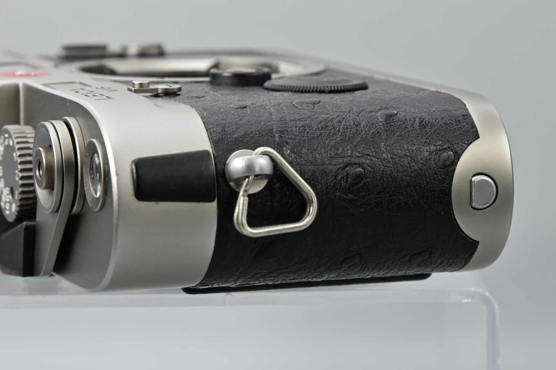 Leica M6 Titanium 35mm Rangefinder Film Camera Body