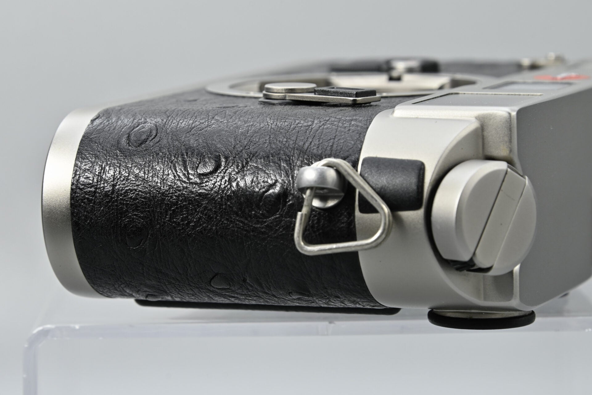 Leica M6 Titanium 35mm Rangefinder Film Camera Body