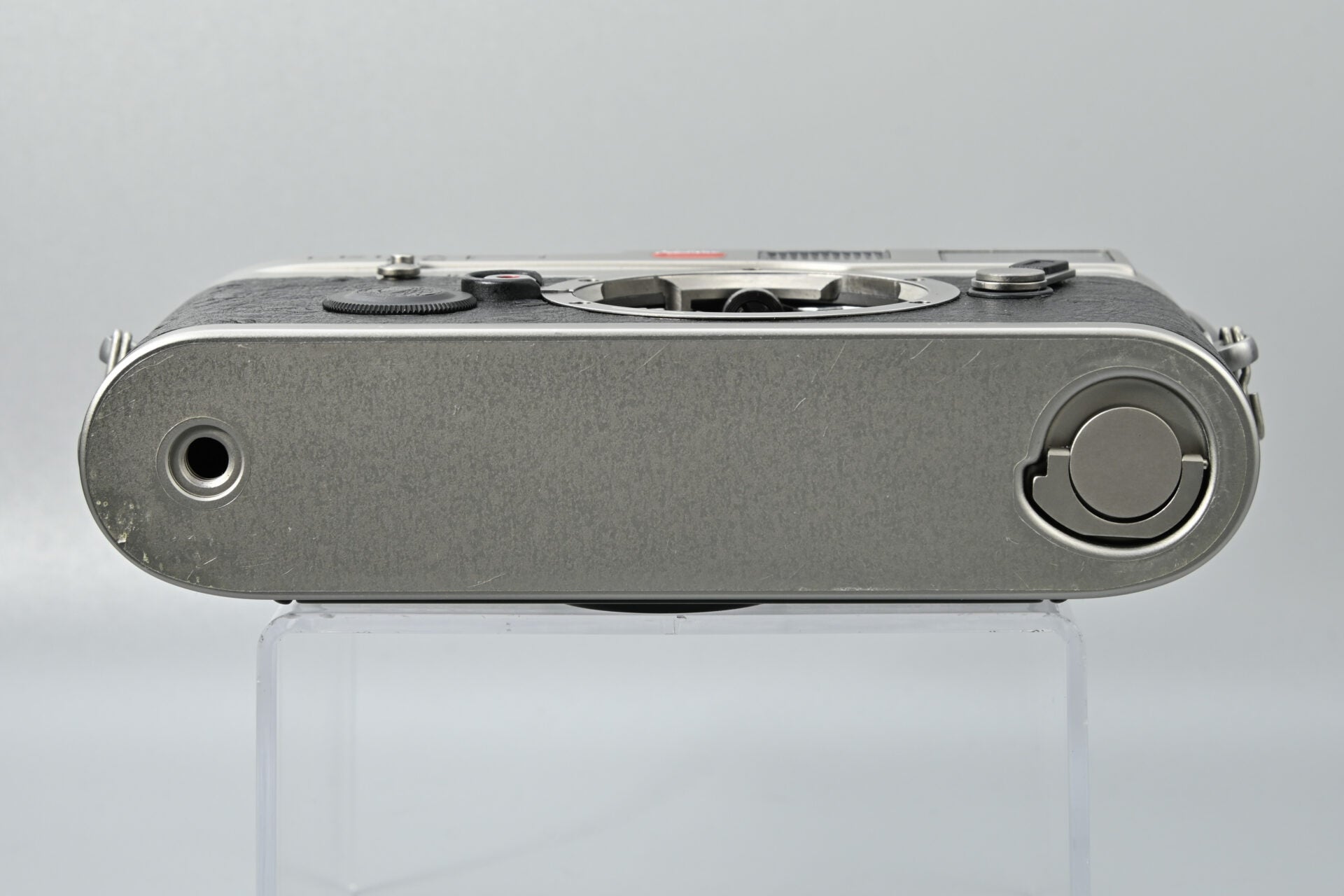 Leica M6 Titanium 35mm Rangefinder Film Camera Body