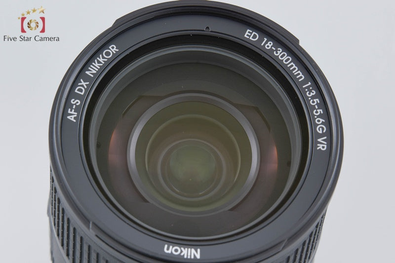 Nikon AF-S DX NIKKOR 18-300mm f/3.5-6.3 G ED VR [Near Mint]