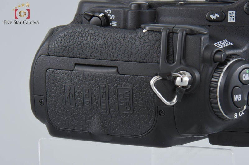 Very Good!! Nikon D300 12.3 MP Digital SLR Camera Body