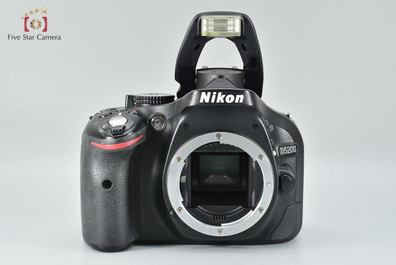 Nikon D5200 Black 24.1 MP DSLR 18-55 VR Lens