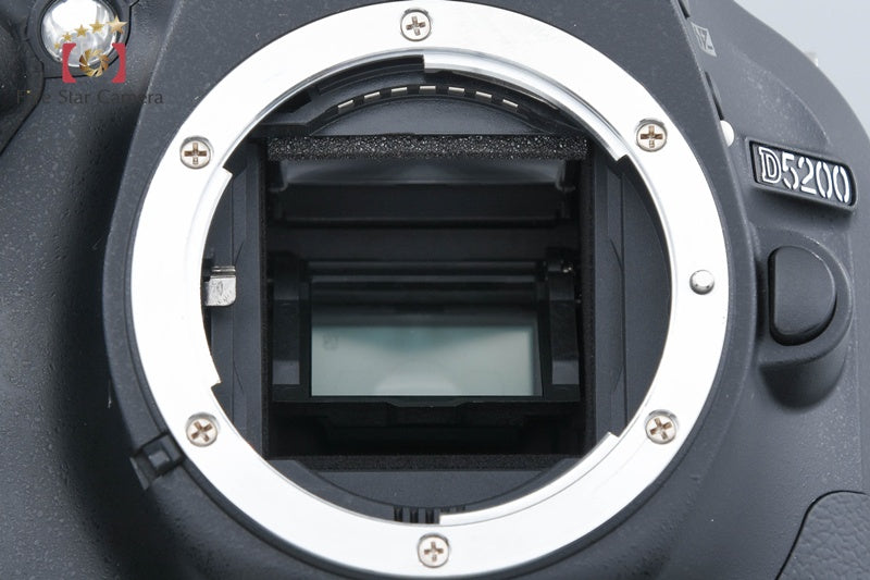 Nikon D5200 Black 24.1 MP DSLR Camera 18-55 VR Lens