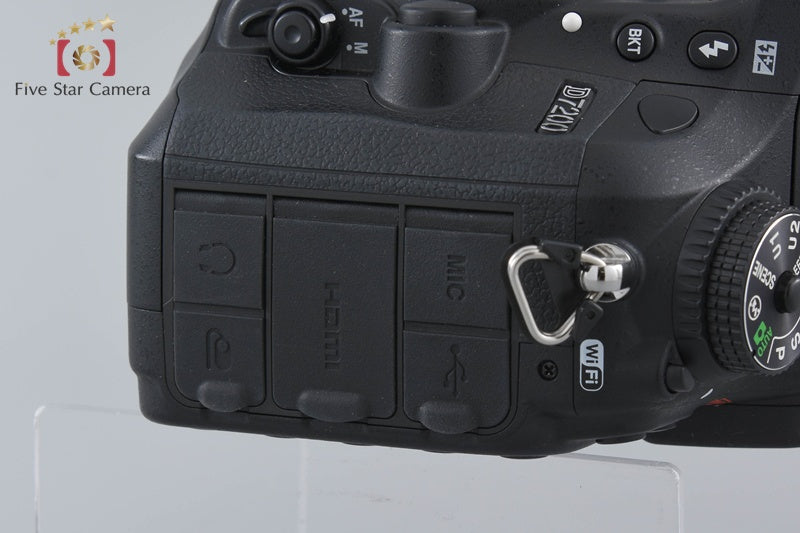 Nikon D7200 24.2 MP Digital SLR Camera Body [Excellent]