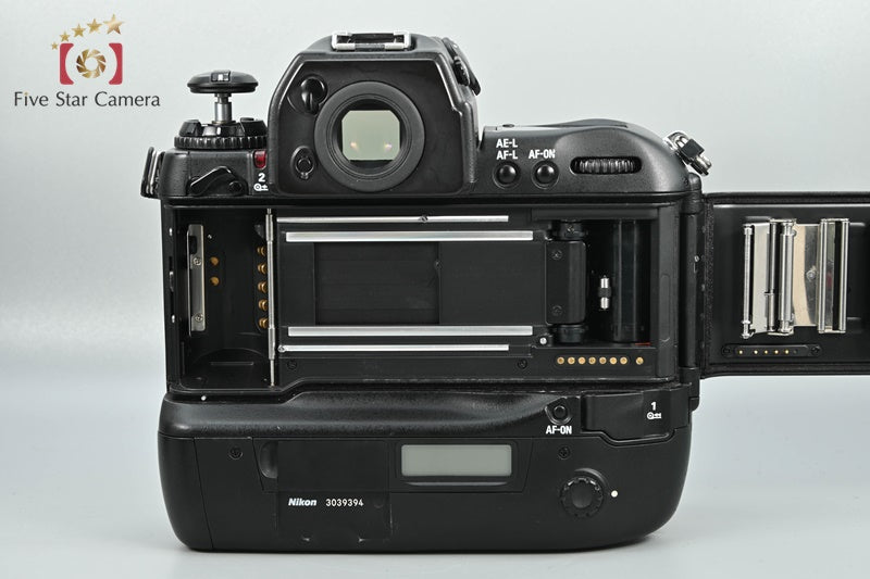 Nikon F5 35mm SLR Film Camera Body