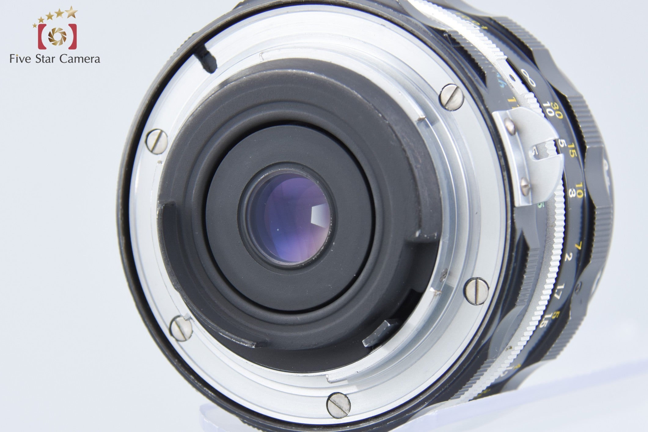 Nikon NIKKOR-H Auto 28mm f/3.5 Non Ai Lens