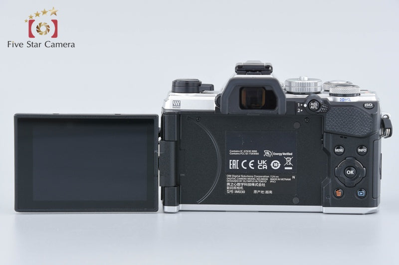 "Count 4,793" OM SYSTEM OM-5 Silver 20.4 MP Digital Camera 14-150mm II Lens