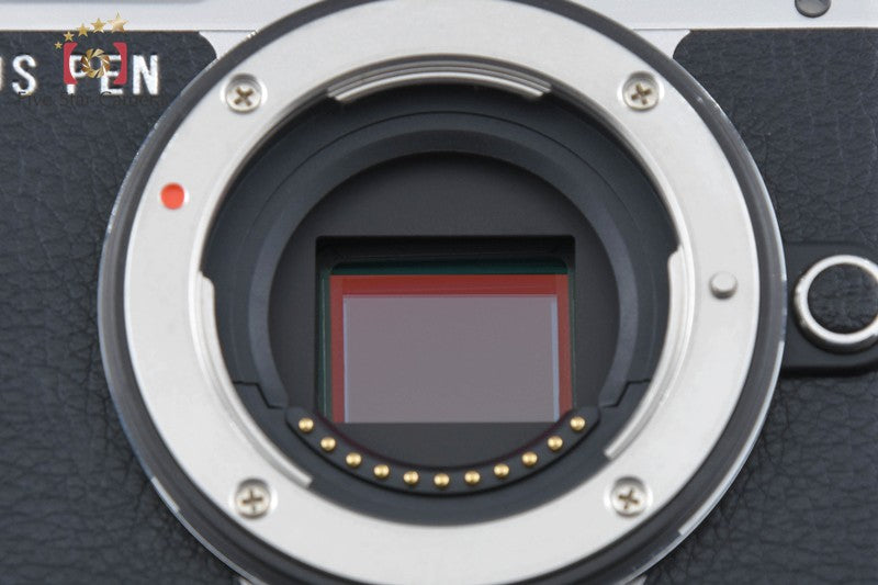 Count 717 Olympus PEN E-PL8 Silver 16.1 MP 14-42 40-150 Lenses [Very Good]