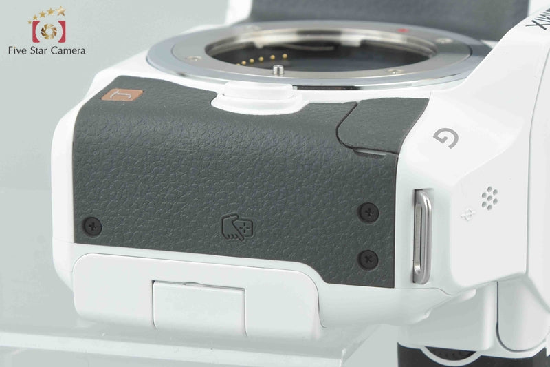 Panasonic LUMIX DMC-G6 White Mirrorless Camera (Japanese Language Only)