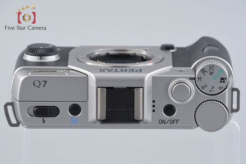 "Shutter count 896" PENTAX Q7 Silver 12.4 MP Digital Camera Body [Excellent]